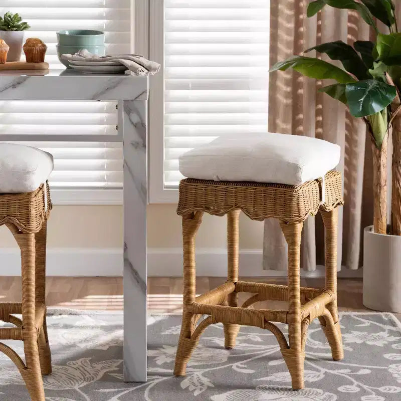 Tabouret de comptoir en rotin festonné miel/blanc