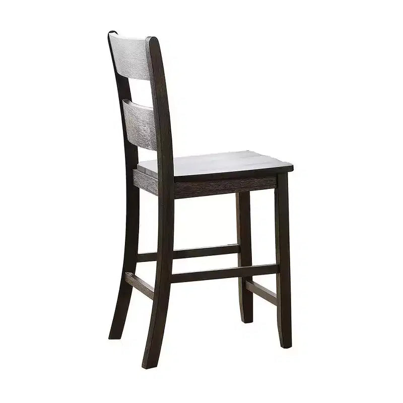 Chaise de salle à manger, finition noyer vieilli
