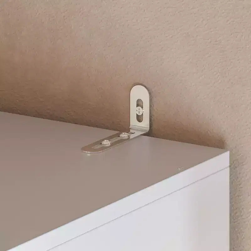 Armoire blanche avec tringle à vêtements et portes miroirs