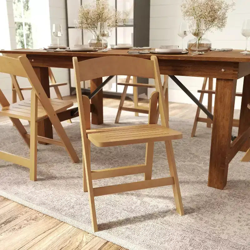 Chaise de salle à manger en bois massif au design pliable et à la finition élégante