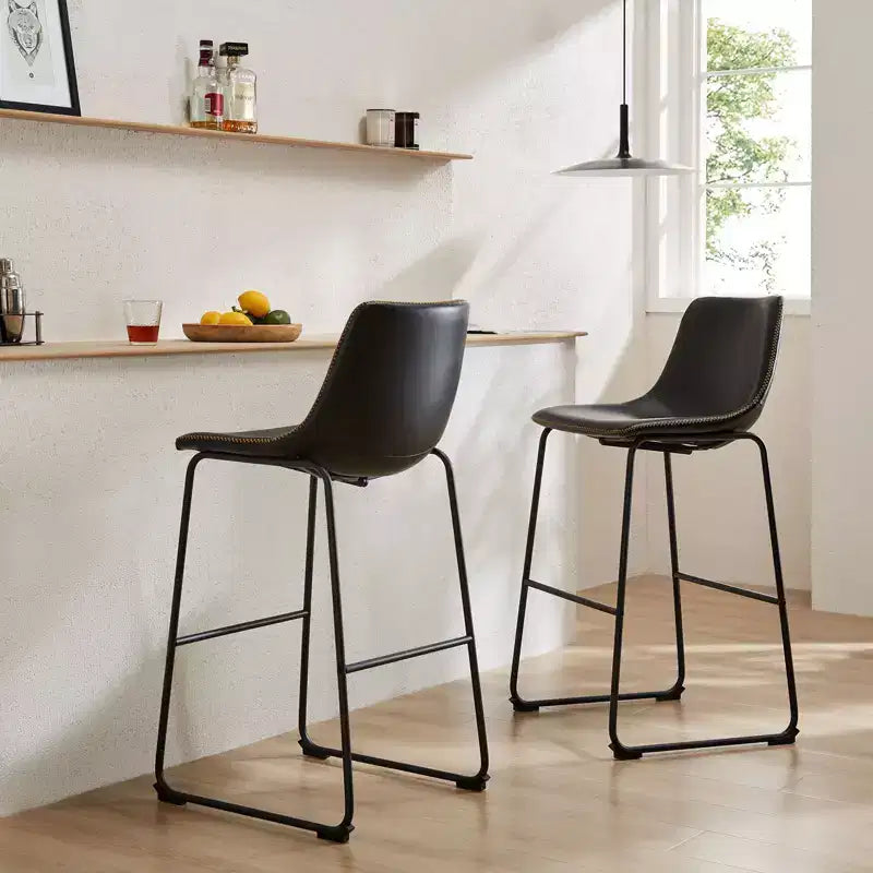 Tabouret de bar à cadre en métal noir de 29 po avec siège en similicuir, ensemble de 2