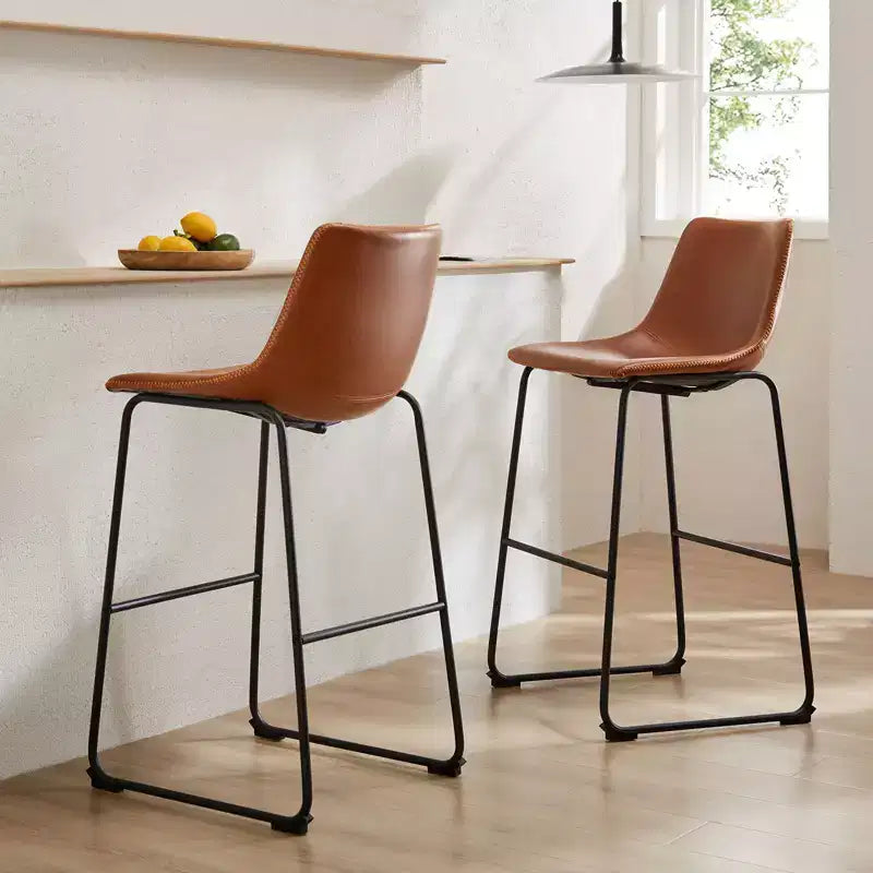 Tabouret de bar à cadre en métal noir de 29 po avec siège en similicuir, ensemble de 2