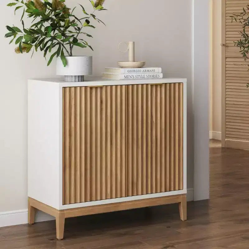 Console en bois cannelé avec portes