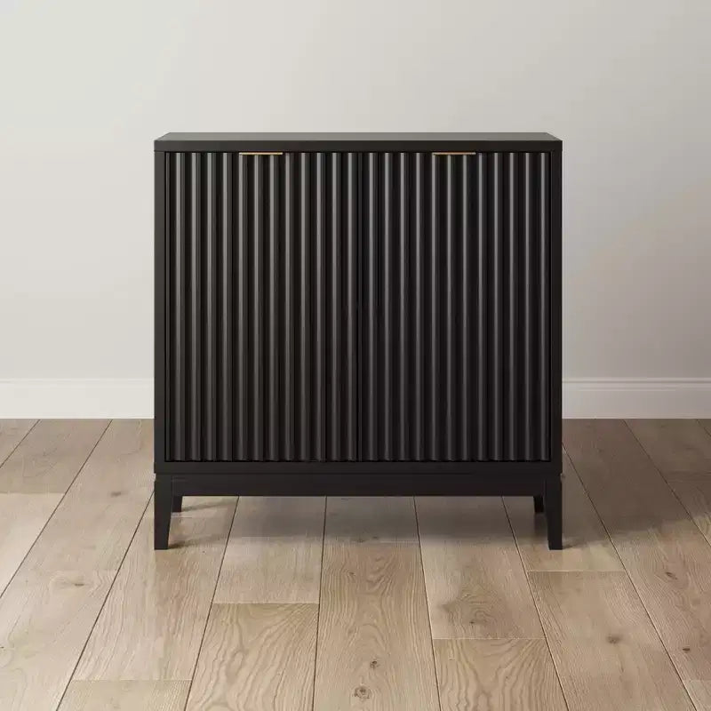 Console en bois cannelé avec portes